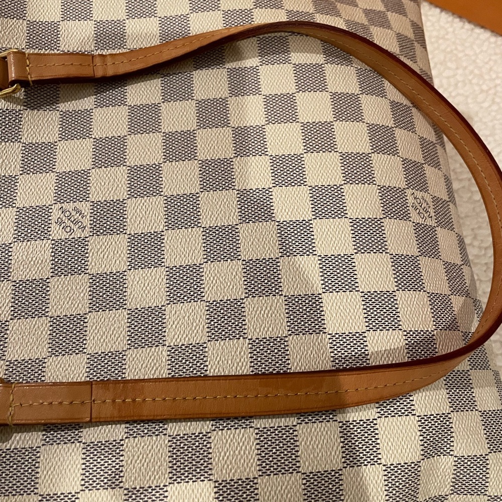 Louis Vuitton Iena MM in Damier Azur - Picture 8 of 15